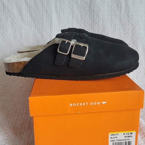 Women's Slip Ons - Picture 4 of 6